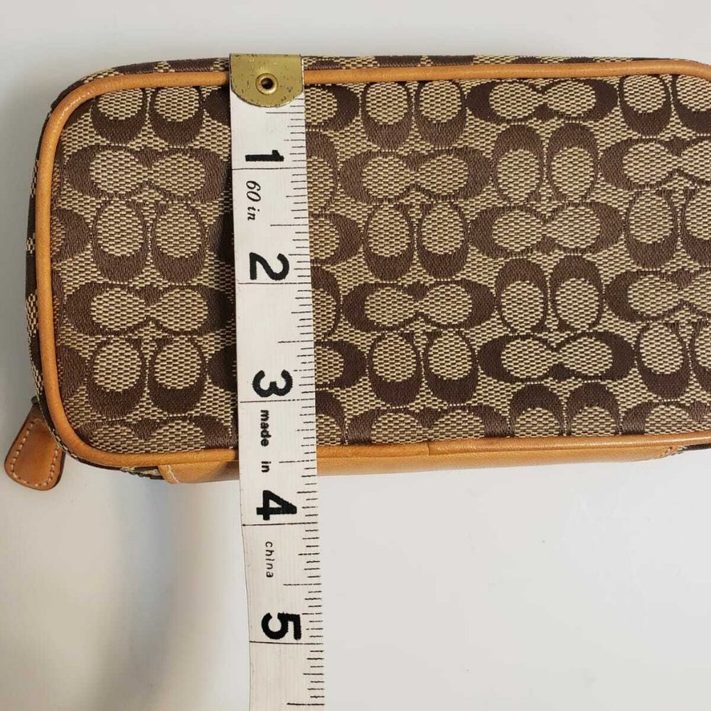 Coach Signature Wallet - Picture 2 of 7